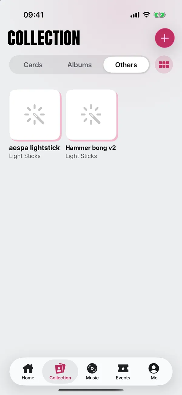Collection의 Others: Light Sticks 카테고리의 aespa 응원봉과 BLACKPINK 응원봉.